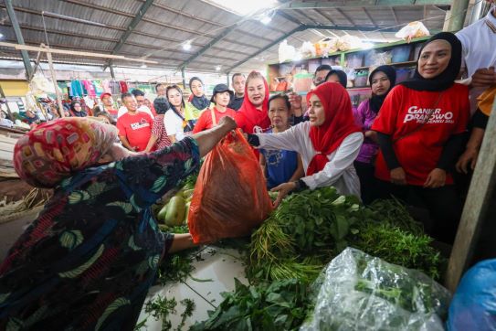 ATIKOH DI PASAR BOOM LAMA SEMARANG, PEDAGANG DAN PEMBELI INGIN HARGA STABIL