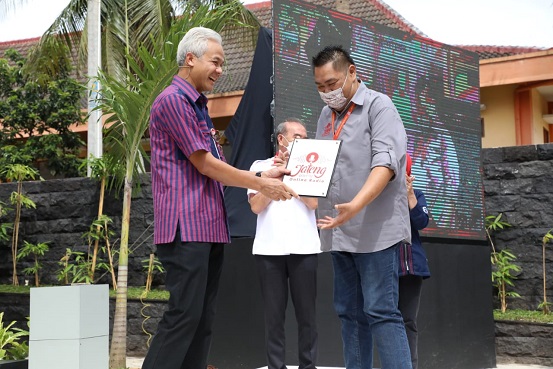 GANJAR PRANOWO: RADIO HARUS SAJIKAN INFO UP DATE DAN UP TO DATE