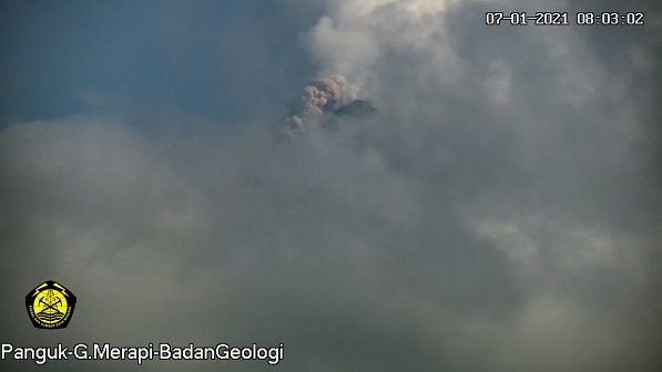 MERAPI SIAGA, KELUARKAN GUGURAN AWAN PANAS