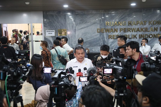 LUKAS ENEMBE DITAHAN, SEKDA PAPUA JADI PLH. GUBERNUR