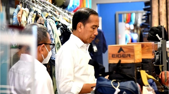 PPKM DICABUT, JOKOWI KUNJUNGI PUSAT BELANJA, CEK AKTIFITAS EKONOMI WARGA