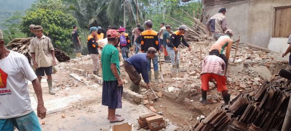 BNPB TINJAU DESA DAWUAN, DESA TANGGUH BENCANA (DESTANA) TERBAIK BANJARNEGARA