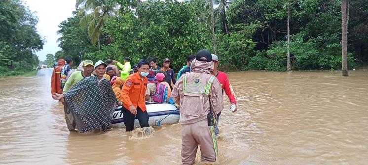 SEKITAR 21.990 JIWA TERDAMPAK BANJIR TANAH LAUT KALSEL