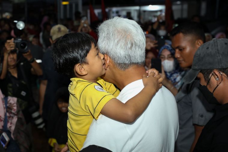 GANJAR SIAP NAIKKAN GAJI GURU PAUD, KALAU RP 600 RIBU SETAHUN SIH KEBANGETAN