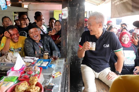 HADANG GANJAR DI BATANG, SOPIR TRUK DUKUNG BERANTAS PUNGLI DI SELURUH INDONESIA