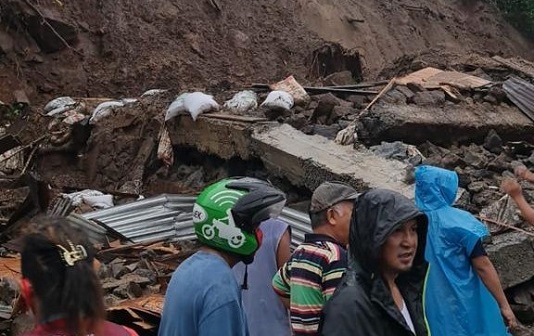 UPDATE BANJIR LONGSOR MANADO: 6 ORANG TEWAS 