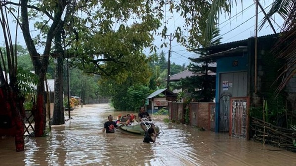 BANJIR LONGSOR MANADO SURUT, WARGA PULANG DARI PENGUNGSIAN