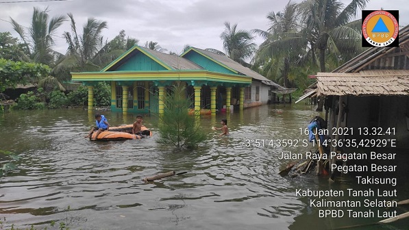 27.000 RUMAH TERENDAM, 112.000 WARGA MENGUNGSI, DAMPAK BANJIR KALSEL