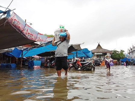 PASAR TERENDAM, AKTIVITAS PERDAGANGAN TUTUP TOTAL