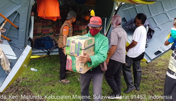 HELIKOPTER BNPB DISTRIBUSI BANTUAN LOGISTIK KORBAN GEMPA SULBAR