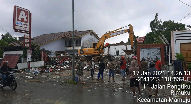 PASCA GEMPA, WARGA SULBAR JANGAN TERMAKAN HOAKS