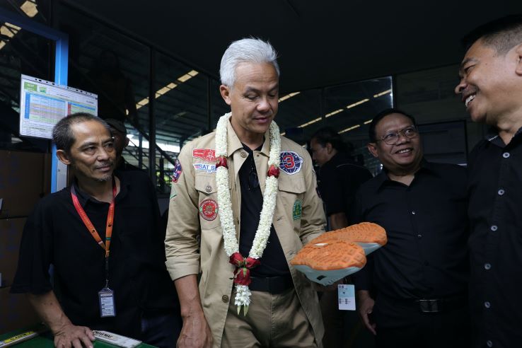 DORONG EKSPOR, GANJAR AKAN PERINTAHKAN DUBES JADI MARKETING 