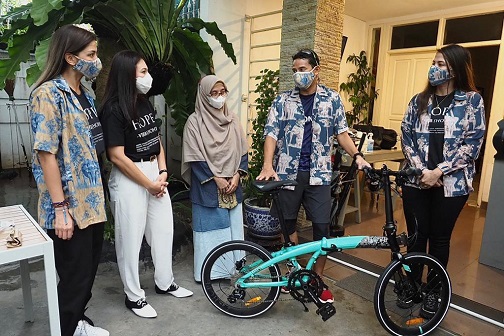 BELILAH SEPEDA HOPE, DAPAT SEHAT DAN BERDONASI PADA PEKERJA SENI