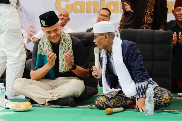 ULAMA DAN RIBUAN WARGA LAMPUNG DOAKAN GANJAR MENANG SATU PUTARAN
