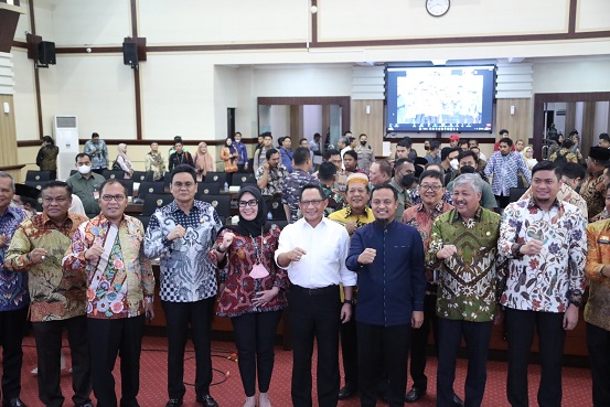 PEMDA SELURUH INDONESIA DIMINTA JAGA STOK BARANG DENGAN HARGA TERJANGKAU
