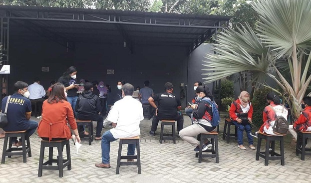 RATUSAN ATLET KOTA BLITAR DISUNTIK VAKSIN COVID-19 DOSIS PERTAMA