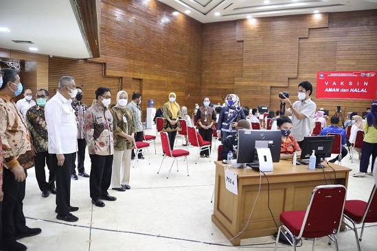SEKJEN KEMENDAGRI PASTIKAN ASN KEMENDAGRI DAN BNPP VAKSINASI DOSIS KEDUA 