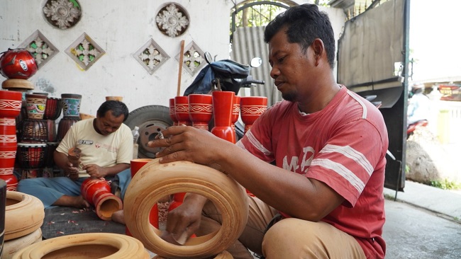 TARGET 100 HARI WALI KOTA BLITAR, ONE VILLAGE TWO YOUNG ENTERPRENEURS