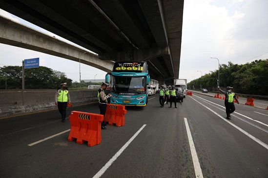 PENYEKATAN TEKAN MOBILITAS KENDARAAN HINGGA 70%