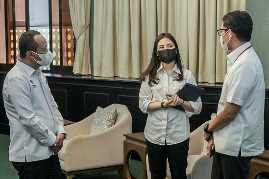 HILANGKAN SEKAT EGO SEKTORAL BANGKITKAN SEKTOR PAREKRAF INDONESIA