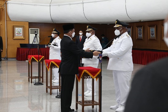 MENDAGRI LANTIK BUPATI DAN WABUP SUPIORI PAPUA DIJAKARTA