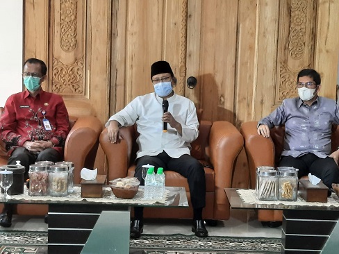 RADIO PUBLIK HARUS BERSATU AGAR KUAT