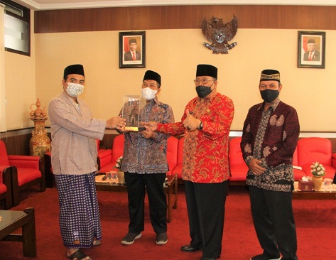 PELAJAR KOTA BLITAR BERPRESTASI DAN HAFAL AL QUR AN, BISA KULIAH GRATIS DI UNNES
