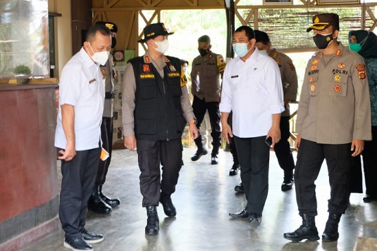 BUPATI BUNGO RAPAT TERTUTUP BAHAS VAKSINASI DENGAN KAPOLDA JAMBI
