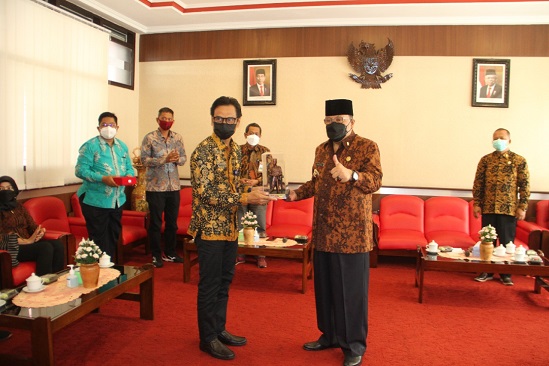 PEMKOT BLITAR OPTIMIS RAIH HASIL TERBAIK LOMBA DESA/KELURAHAN PROVINSI JATIM