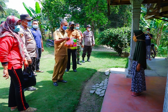 MUBA LIGAT, GERAKAN BANTU MAKANAN DAN SEMBAKO WARGA ISOMAN