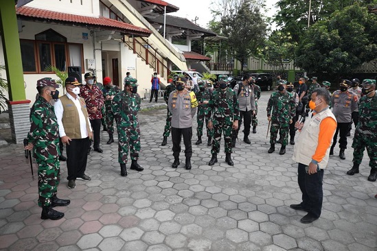 TEKAN PENYEBARAN COVID-19, KEPALA BNPB KEMBALI TEKANKAN PENTINGNYA PROKES DAN VAKSINASI