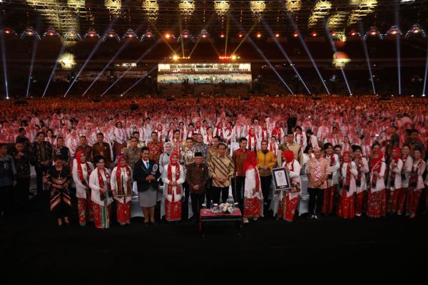 REKOR DUNIA ANGKLUNG DORONG PEMULIHAN EKONOMI UMKM PASCA PANDEMI 
