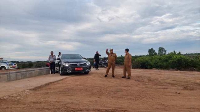MANFAATKAN APBD & CSR, PEMKAB KUTIM SEGERA BANGUN JALAN PENGHUBUNG PELABUHAN SANGATTA