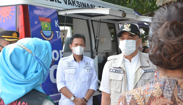 MOBIL VAKSIN KELILING JANGKAU WARGA PEDESAAN KABUPATEN TANGERANG