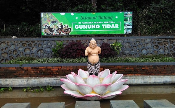 PERINGATAN MALAM 1 SURO DI GUNUNG TIDAR TERTUTUP UNTUK UMUM