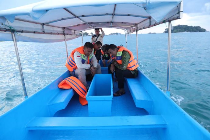 JAJAL PERAHU WISATA, PJ. GUBERNUR BABEL AJAK JAGA KEINDAHAN LAUT BELITUNG