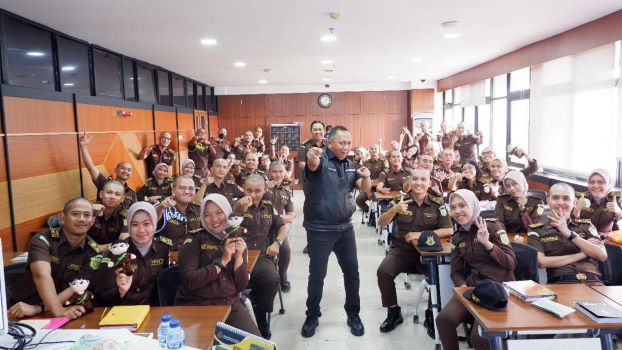 KAPUSPENKUM KEJAGUNG: JAKSA HARUS KUASAI SENI PUBLIC SPEAKING