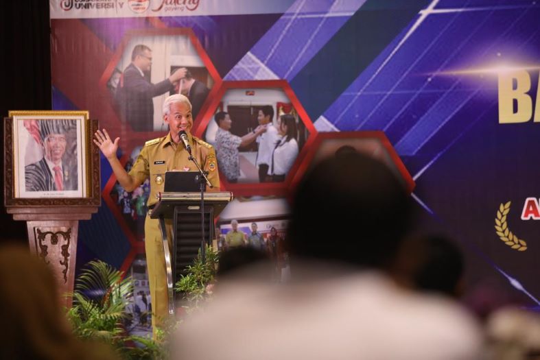 GANJAR: KDH DAN KA OPD HARUS JADI INSPIRATOR BIROKRASI BERSIH