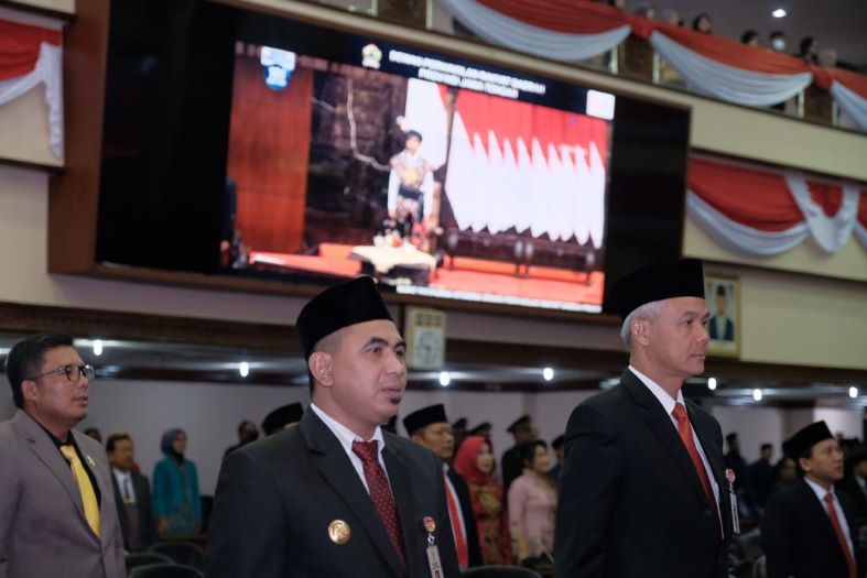 GANJAR DUKUNG ISI PIDATO KENEGARAAN, CACI MAKI ITU POLUSI BUDAYA