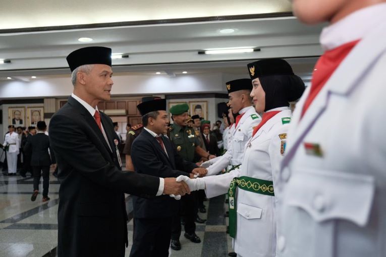 PESAN GANJAR: PASKIBRAKA KAWAL MERAH PUTIH DAN PANCASILA