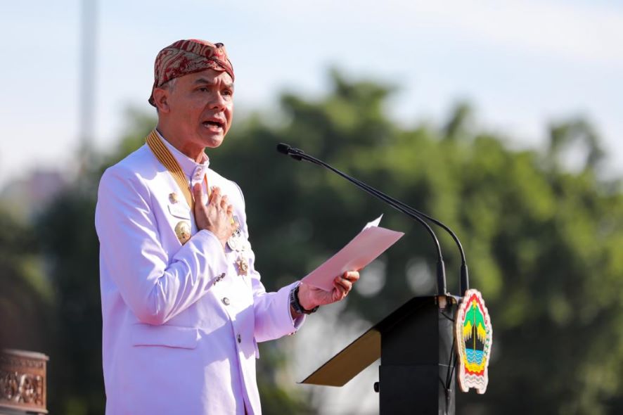 PENUH RENDAH HATI, GANJAR MOHON DIRI