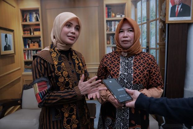 ATIKOH GANJAR PESAN PKK BANTU PEMERINTAH TANGANI STUNTING