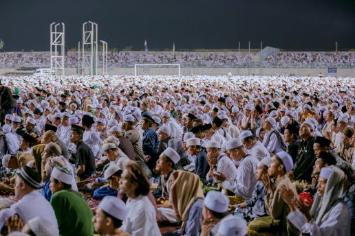 LAUTAN MANUSIA HADIRI TABLIGH AKBAR HABIB UMAR BIN HAFIDZ DI GRESIK