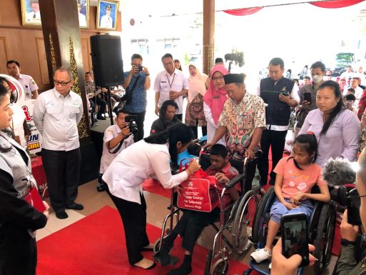DIFABEL WONOGIRI TERIMA ALAT BANTU SPESIFIK DARI KEMENTERIAN PPPA