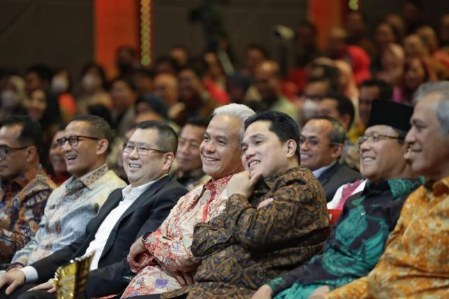 GANJAR RAIH PENGHARGAAN NEWS MAKER TERBAIK NASIONAL