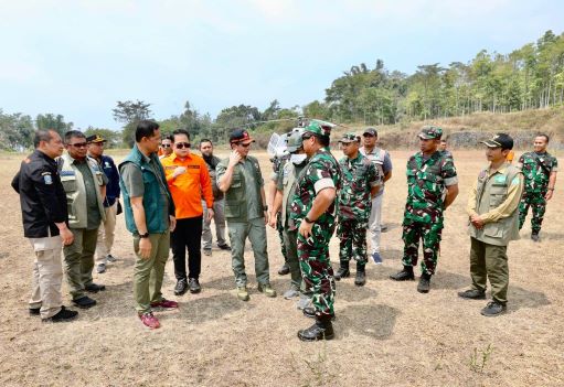 SATGAS DARAT CARA EFEKTIF PADAMKAN KARHUTLA GUNUNG ARJUNO