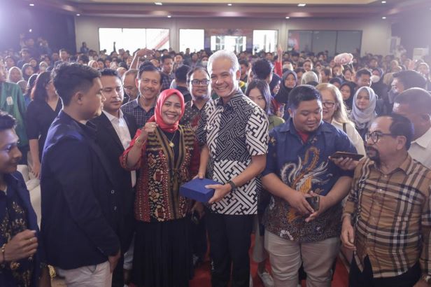 GANJAR PENGALAMAN BERESKAN PROBLEM RAKYAT