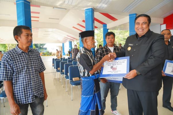 NELAYAN KEPITING MAROS TERIMA BANTUAN 7.298 BUBU (RAKKANG)