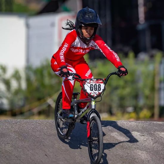 PEBALAP SEPEDA BMX PUTRI TEMANGGUNG RAIH EMAS 19th ASIAN GAMES 2022 HANGZHOU