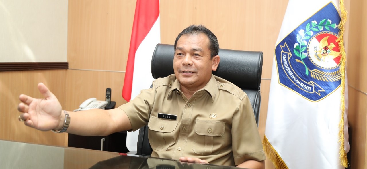 LANGGAR UU PERLINDUNGAN ANAK, PLT. BUPATI BUTON UTARA DIBERHENTIKAN